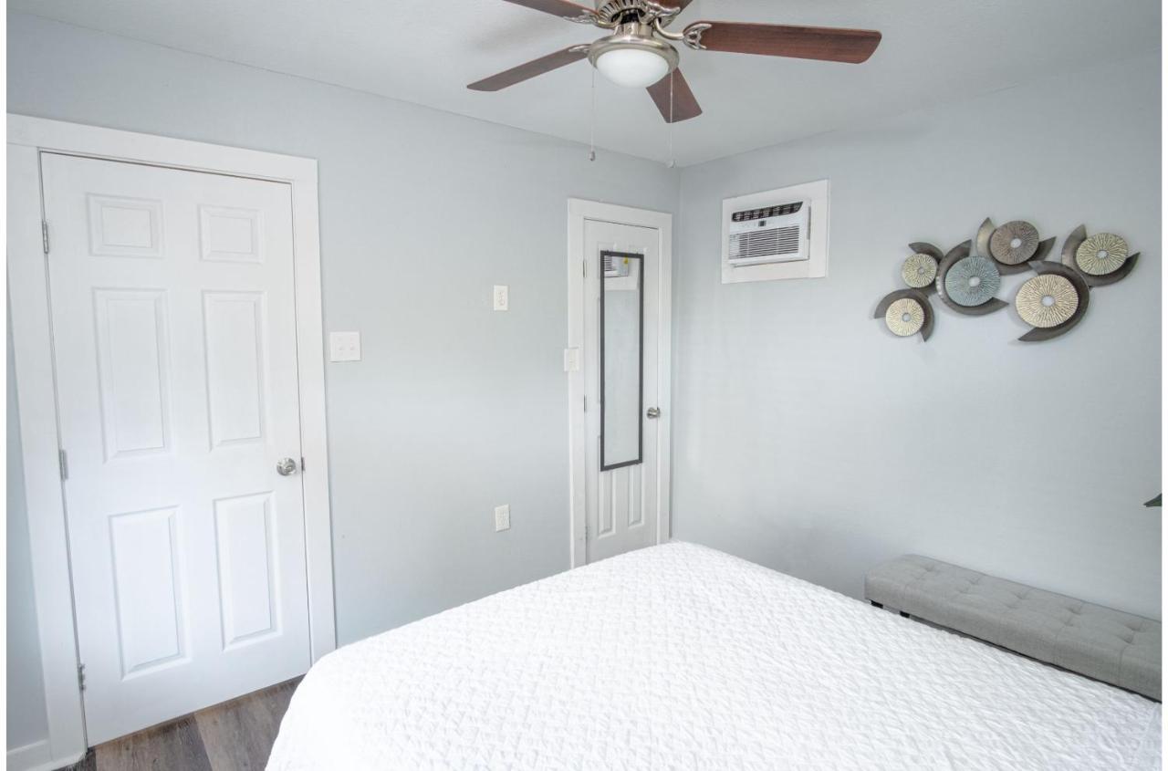 Remodeled Historic 1br1ba House Near Downtown Apartment